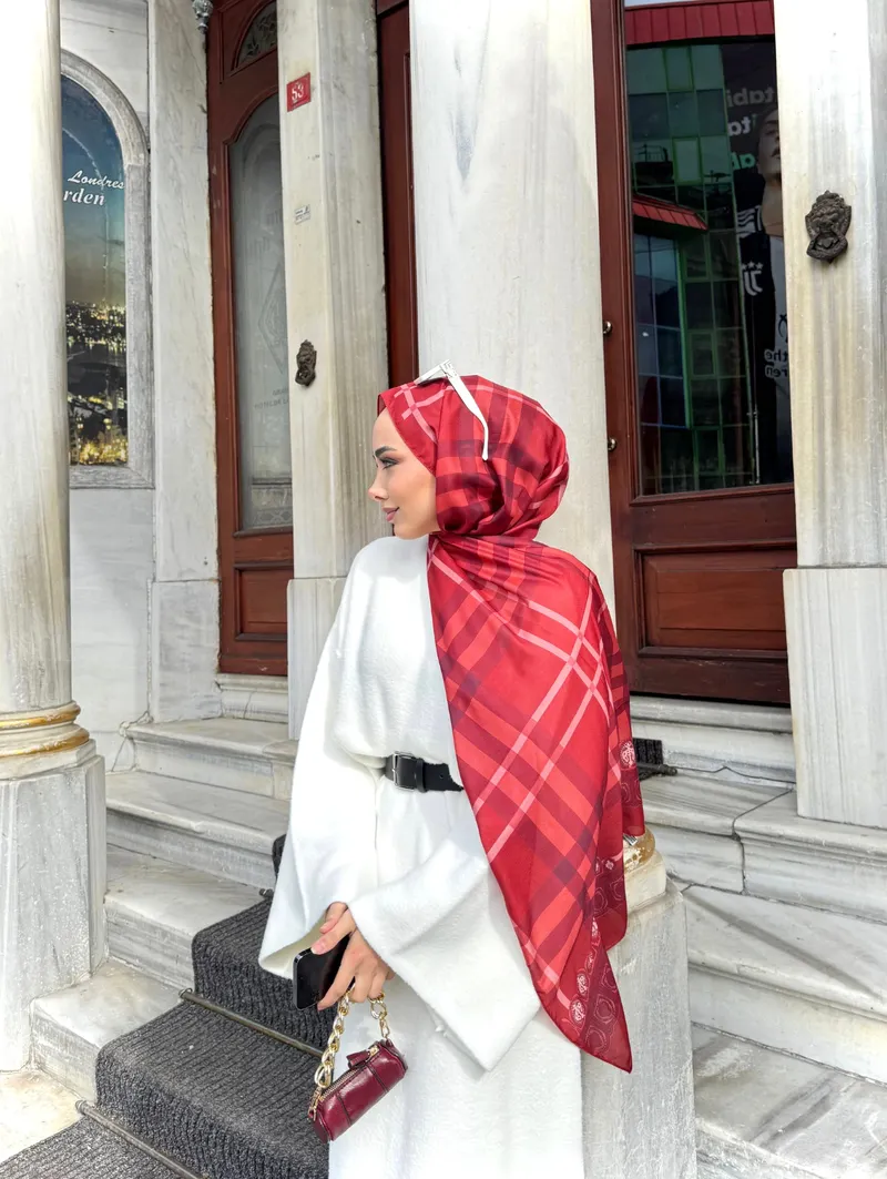 Bordo Tartan Desen Şal Tercihi