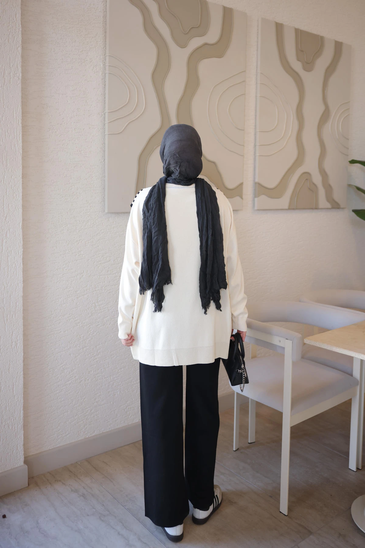 Atkı Detaylı Salaş Triko Tunik