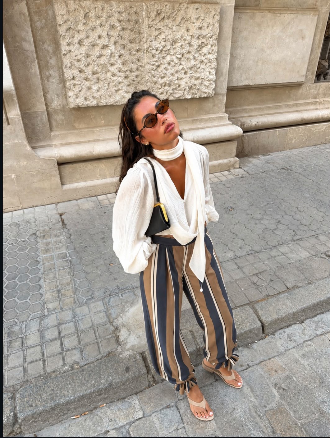 Dikey çizgili modern pantolon