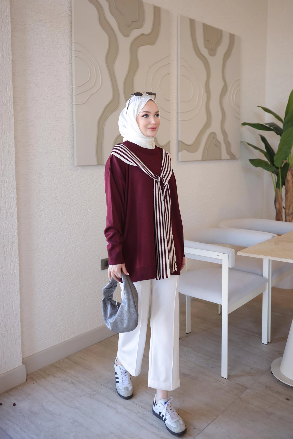 Atkı Detaylı Salaş Triko Tunik