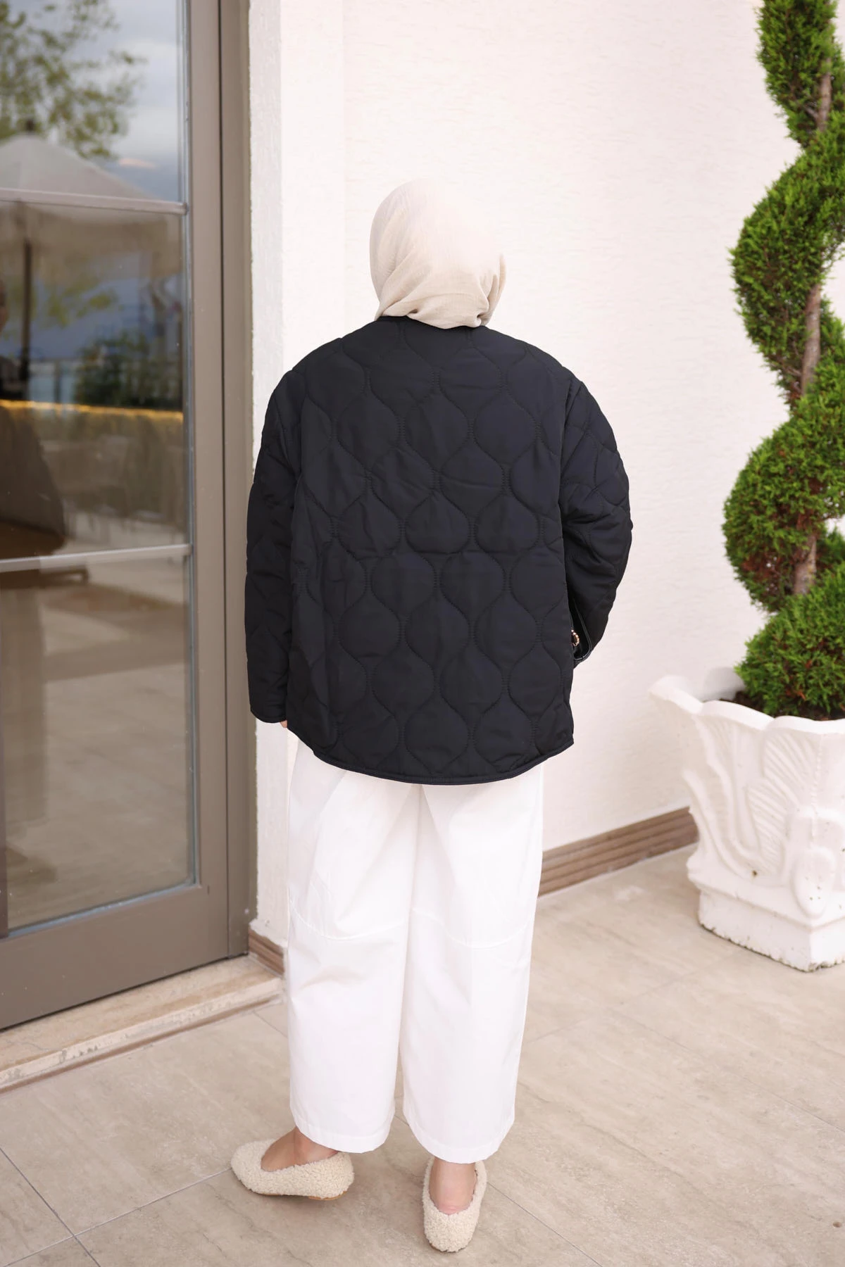 Siyah Kapitone Çıtçıtlı Mont