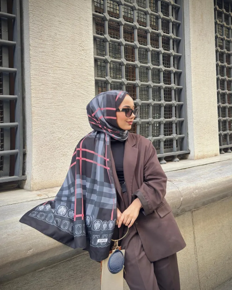 Siyah Tartan Desen Şal Tercihi