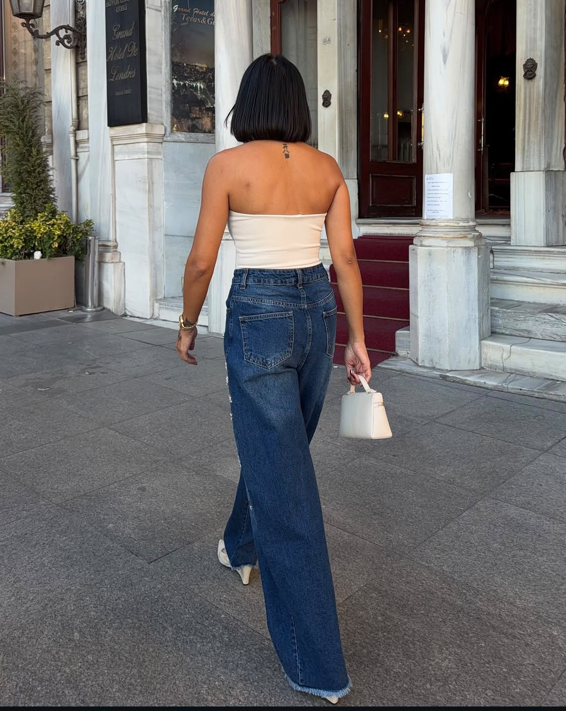Taş detaylı bol paça jeans