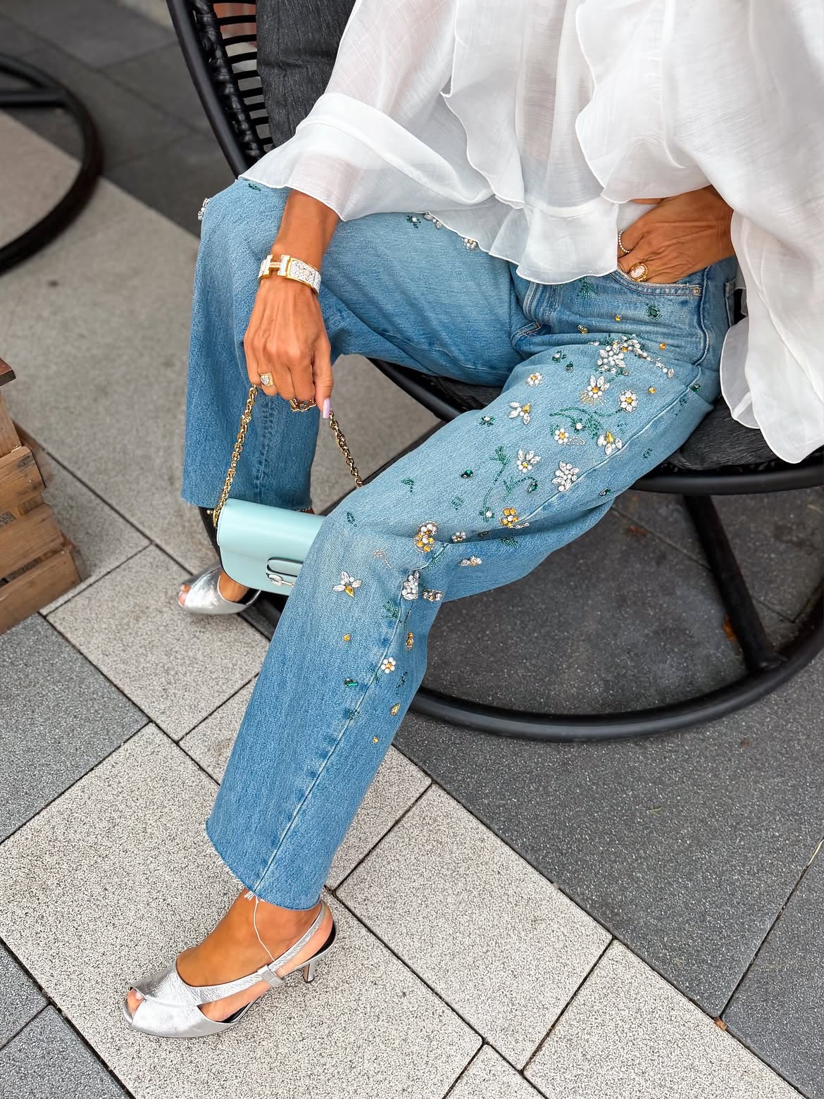 Taş detaylı bol paça jeans