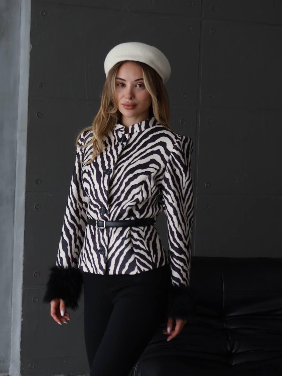 Zebra desen Kemer dahil yeni sezon ceket