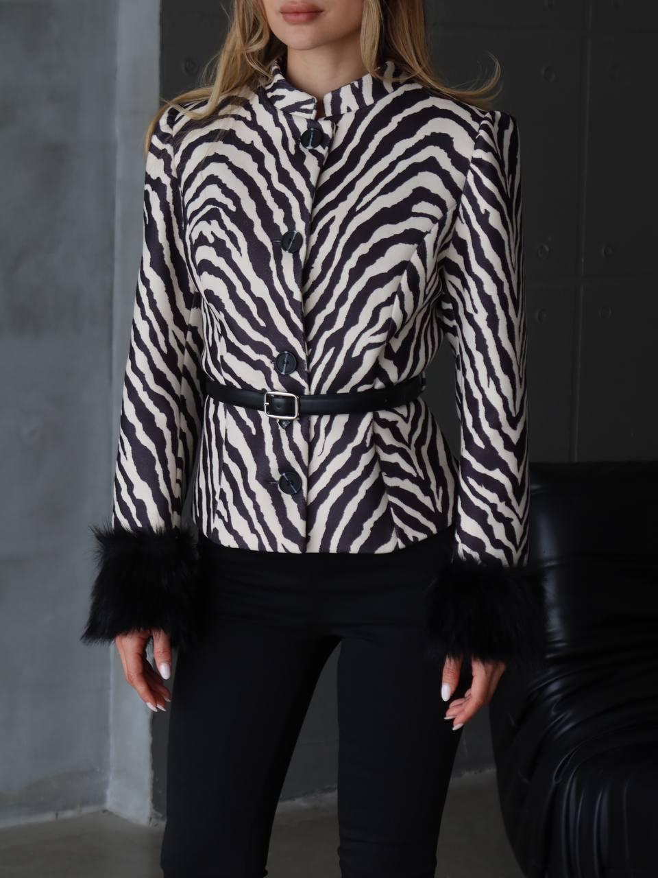 Zebra desen Kemer dahil yeni sezon ceket
