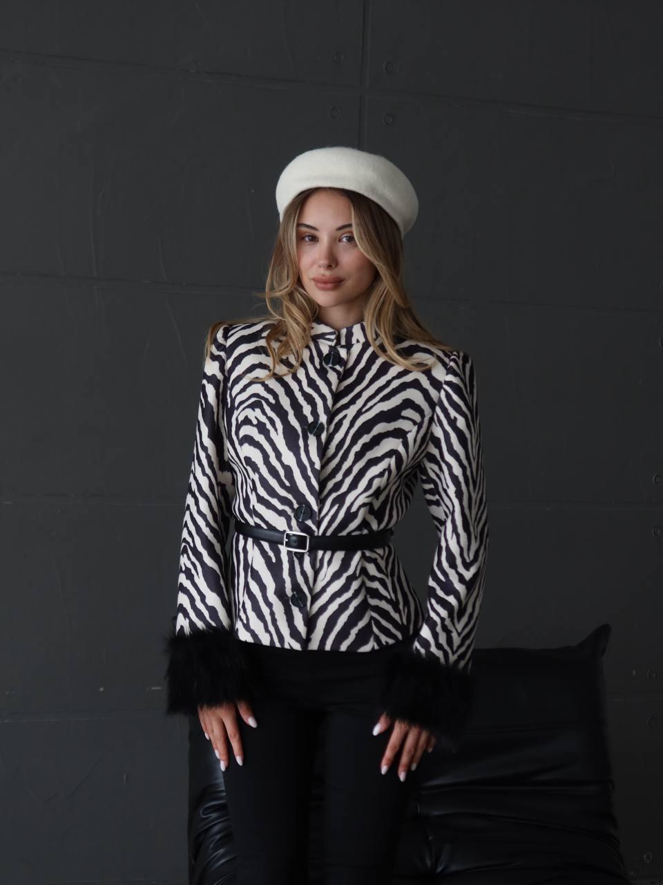 Zebra desen Kemer dahil yeni sezon ceket