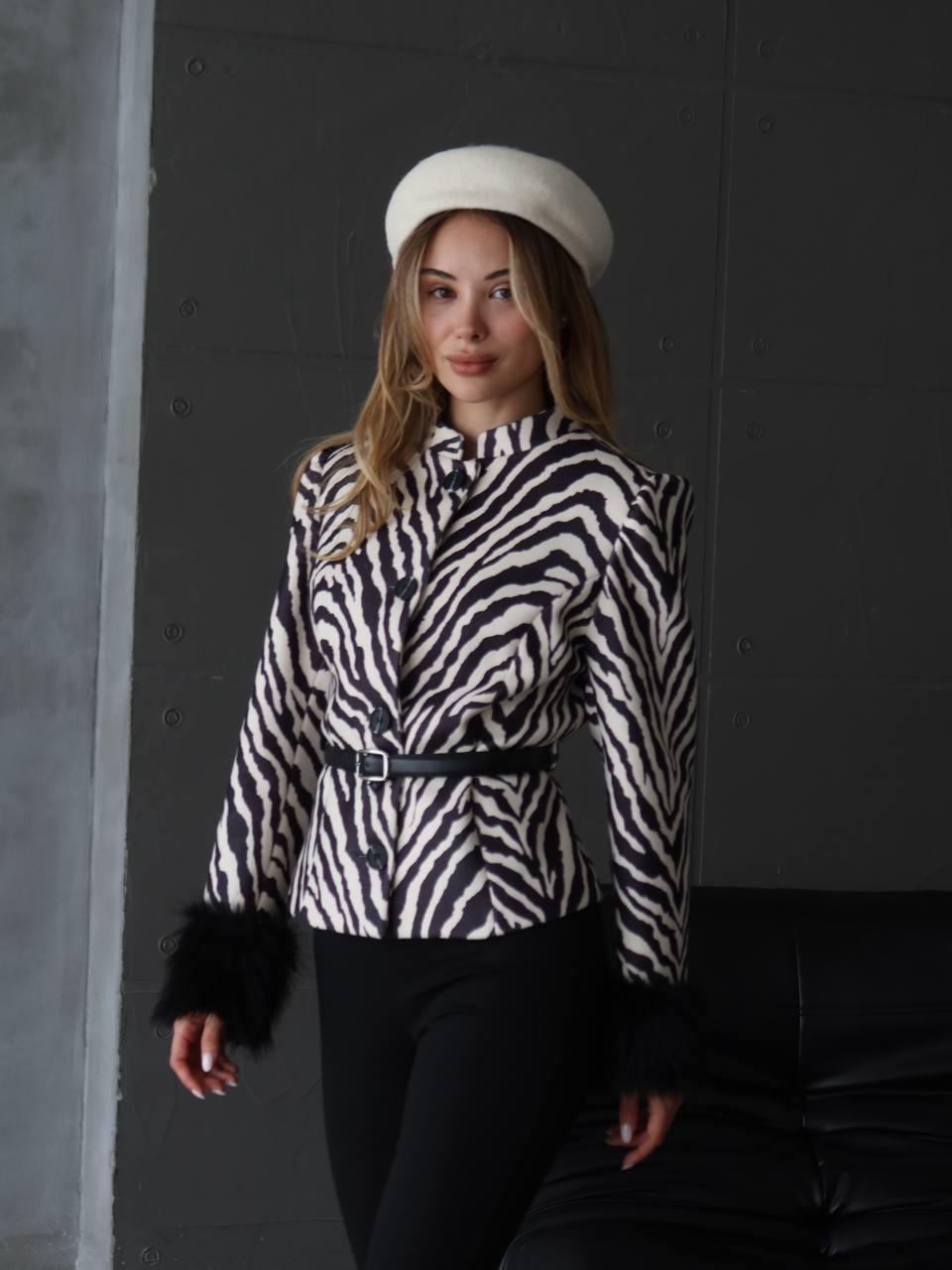 Zebra desen Kemer dahil yeni sezon ceket